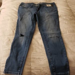 Women's NWT mossimo jeans size 12